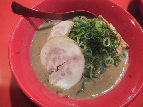 「特濃ラーメン700円(バラ肉、麺硬め、ネギ多め)」@特製ラーメン 大中 伏見店の写真
