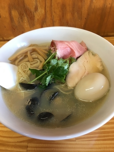 「煮干ししじみそば + 味玉」@中華そば よしかわの写真