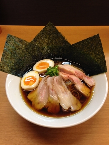 「特製中華そば」@麺処ろくめいの写真