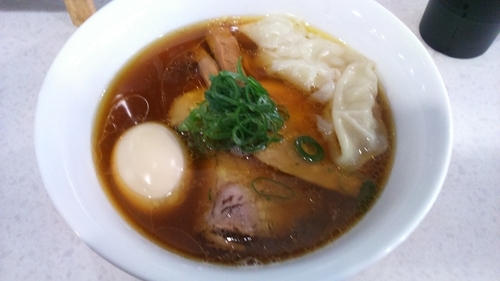 「特製醤油ラーメン1050円」@ラーメン星印の写真