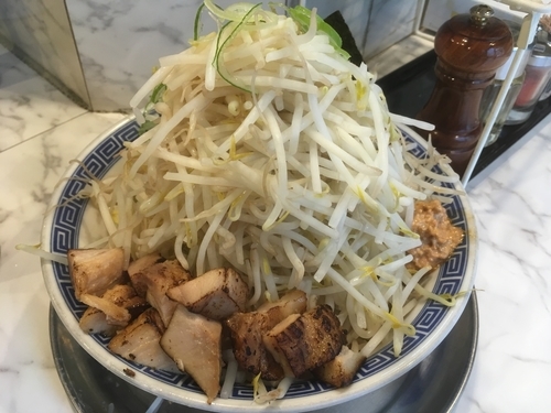 「まぜそば 大 カツオ ¥800」@大黒屋本舗 千葉中央店の写真