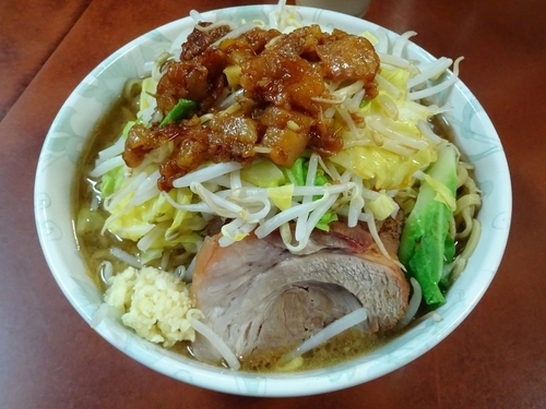 「小ラーメン（700円）ヤサイニンニクアブラ」@ラーメン二郎 めじろ台法政大学前店の写真