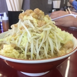ラーメン小ニンニクヤサイアブラカラメタマネギ