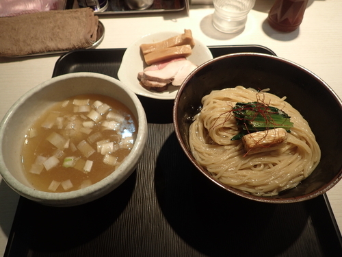 「『淡麗塩煮干しつけ麺　800円』」@煮干し中華そば 一燈の写真
