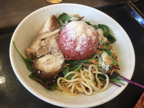 「【LINE限定】丸ごとトマトのガーリック油そば¥780」@INOSHOWの写真