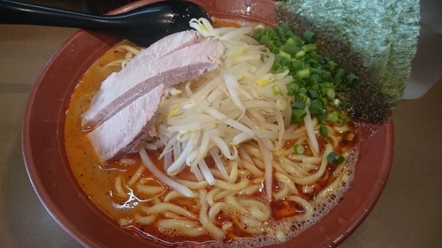 「赤辣麺 太麺（800円）＋大盛り（0円）＋ミニご飯（150円」@誠屋 大森山王店の写真
