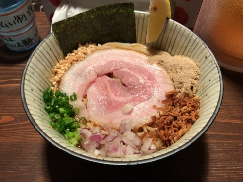 「醤油 〜白トリュフの香り〜 並」@麺屋 頭上注意 ふすかけ1.8号店の写真