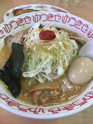 「トロタマ入り赤みそネギチャーシュー」@らーめん ゆうきや 総本店の写真