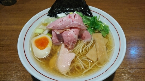「煮干そば白醤油　６９０円」@寿製麺よしかわ 川越店の写真