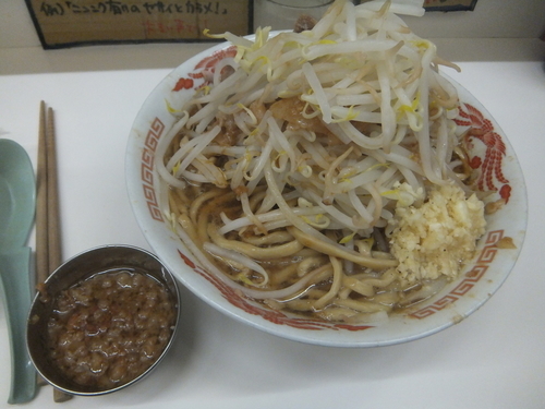 「ラーメン小300g750円(ニンニクヤサイアブラ)」@ラーメン荘 歴史を刻め 新栄の写真