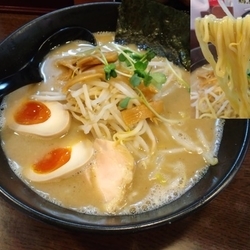 鶏濃厚魚介味玉らぁめん78​0円