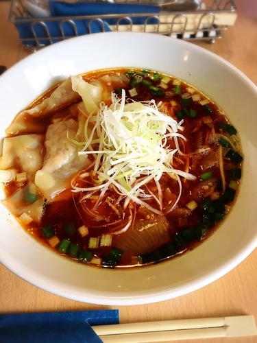 「勝浦ワンタンタン 辛さ普通」@Dining BAR RAGTIMEの写真