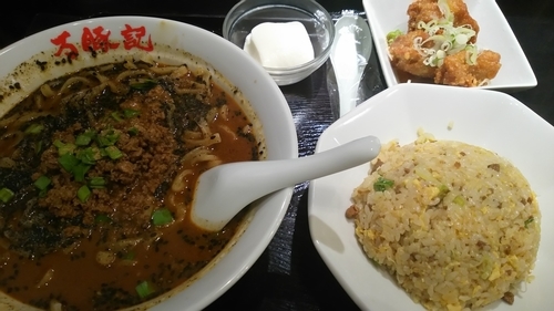 「坦々麺セット」@万豚記 アーバンドックららぽーと豊洲店の写真