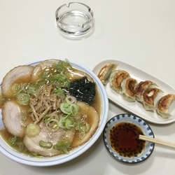 みそチャーシューメン（770円）ギョウザ（390円）