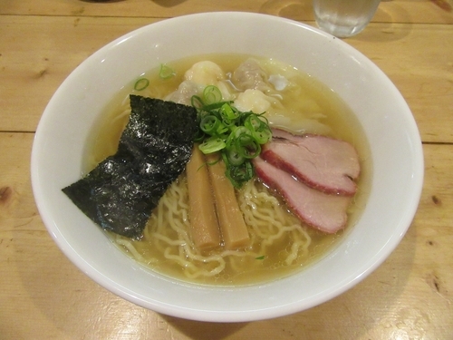 「特製ハーフワンタン麺　白だし（９００円）」@支那そば 大和 稲荷町本店の写真
