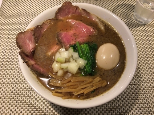 「スペシャル焦がし煮干しラーメン」@らぁめんや やしげるの写真