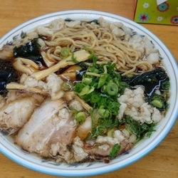 ラーメン大盛わかめ入り ８５０円