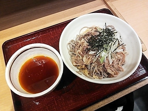 「牛肉辛味つけそば」@乱切りそば あずみの写真