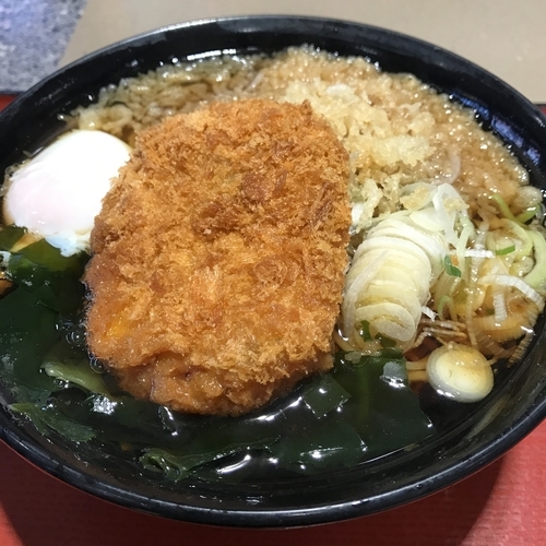 「朝そば（￥320）＋コロッケ（￥110）」@名代 富士そば 三軒茶屋店の写真