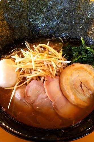 「スペシャルラーメン」@横浜家系ラーメン 無さぼり家の写真