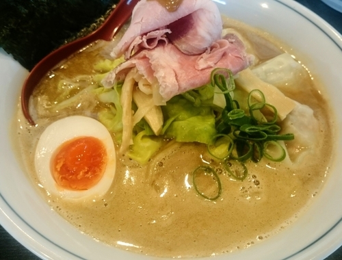 「蟹鶏白湯濃厚らーめん +ワンタンＸ２」@雨ニモマケズの写真