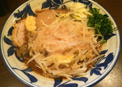 「特小濃厚煮干らーめん　ニンニクアブラ　750円」@豪麺MARUKOの写真