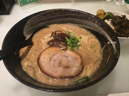「博多ラーメン白」@九州博多らーめん麺屋 悟空 立川店の写真