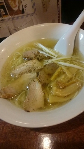 「群馬県産やまと豚の中華豚そば  塩  ９５０円」@餃子 ほんこんの写真