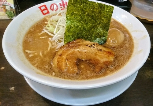 「魚介醤油ラーメン 味卵」@日の出らーめん 横浜桜木町本店の写真