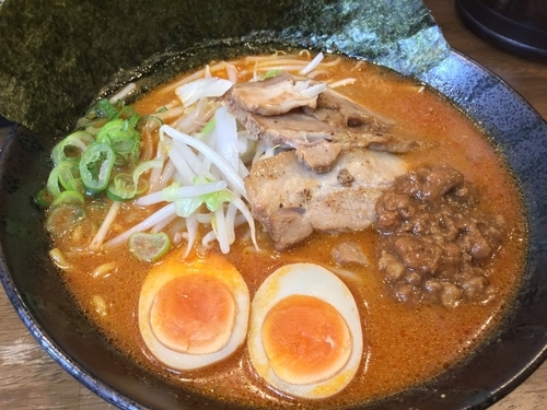 「ごちそう味噌ラーメン 初代味噌 ¥980(税抜) チャーシュー丼」@元祖三河味噌ラーメン おかざき商店 総本店の写真