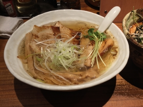 「豚トロ塩ラーメン」@手打ちラーメン創房 舌笑家の写真