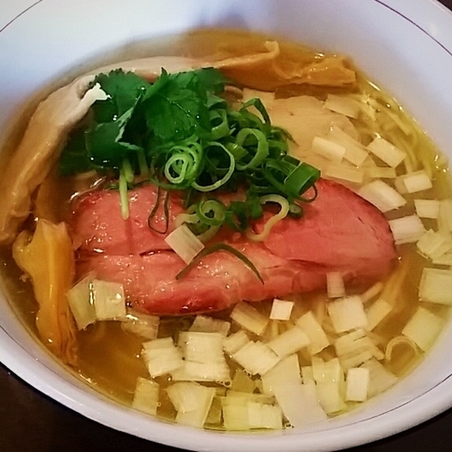 「地鶏中華そば（塩味・細麺）８００円」@麺や 虎徹の写真