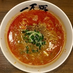 汁ありタンタン麺 特赤 (780円) ゴマダブル (100円)