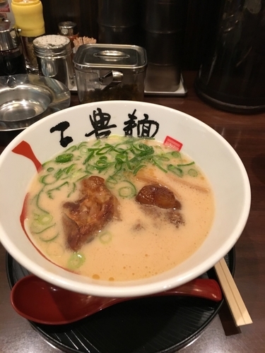「豚軟骨ラーメン」@三豊麺 新開地店の写真