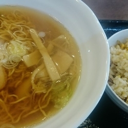 半チャンラーメン（ランチ９００円）