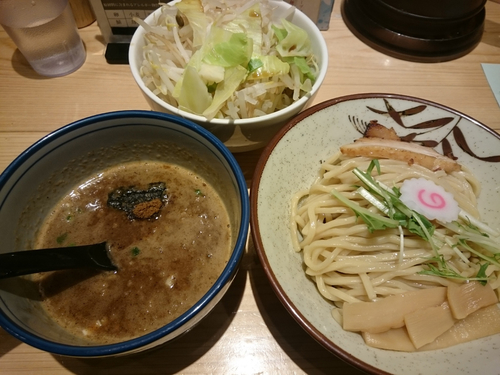 「つけ麺 並盛+野菜増し」@つけ麺屋 銀四郎の写真