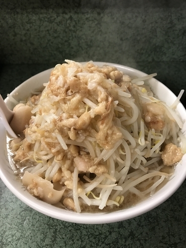 「ラーメン、ヤサイ、ニンニク、背脂固まり」@ラーメン二郎 新宿小滝橋通り店の写真