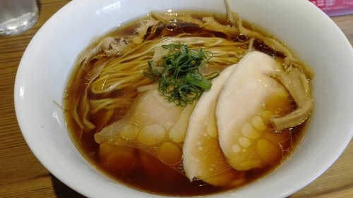 「醤油ラーメン　鶏チャーシュー」@ラーメン屋 トイ・ボックスの写真