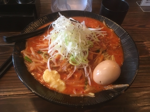「辛味噌ラーメン 大盛 味玉 生姜 サービス ¥750、¥50」@大塚屋の写真
