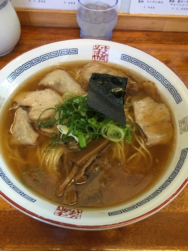 「醤油特製豚トロ炙りチャーシューめん（普通160g 850円）」@支那そばやの写真