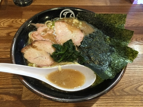 「豚骨醤油らあめん（並）」@豚骨らあめん専門店 とんこつ家ZUNの写真