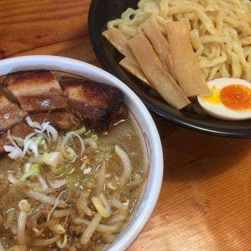 「スタミナつけ麺（しょうゆ）大盛　¥880円」@麺屋 十八番の写真