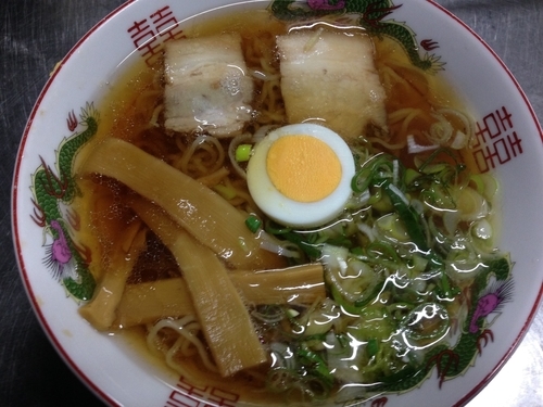 「しょう油ラーメン　￥７００」@屋台ラーメン 赤ちょうちんの写真