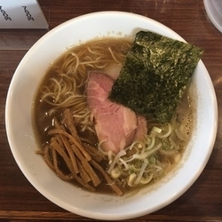 煮干しらー麺　７５０円