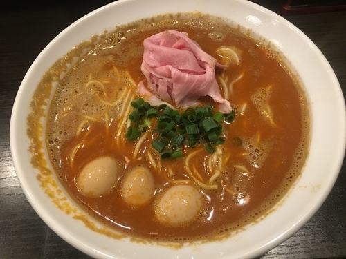 「四川式カレー煮干そば、うずら」@灰汁中華 丿貫 福富町本店の写真
