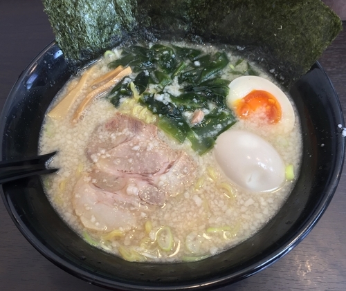 「背脂とんこつ醤油＋味玉（￥680＋￥80）」@MEN-YA KAZU 天下人の写真