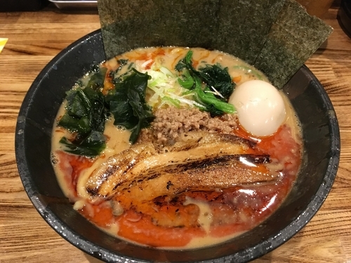 「【４月限定】とんこつ魚介担々麺（バリ辛）全部のせ」@らぁめん・つけめん 豚火の写真