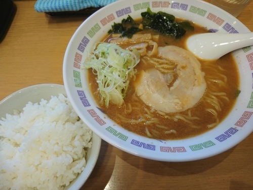 「濃厚味噌らーめん(赤)460円＋ライス100円」@めん処一ぷく 新座店の写真