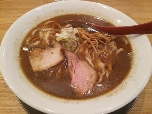 「喜多方らーめん（煮干し）　※麺量：中」@麺や 七彩 八丁堀店の写真