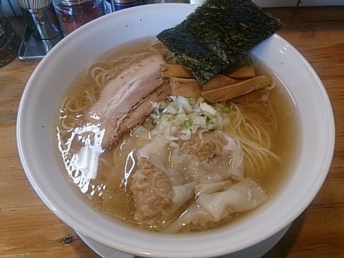 「ワンタン白醤油らーめん」@らーめん みき屋の写真